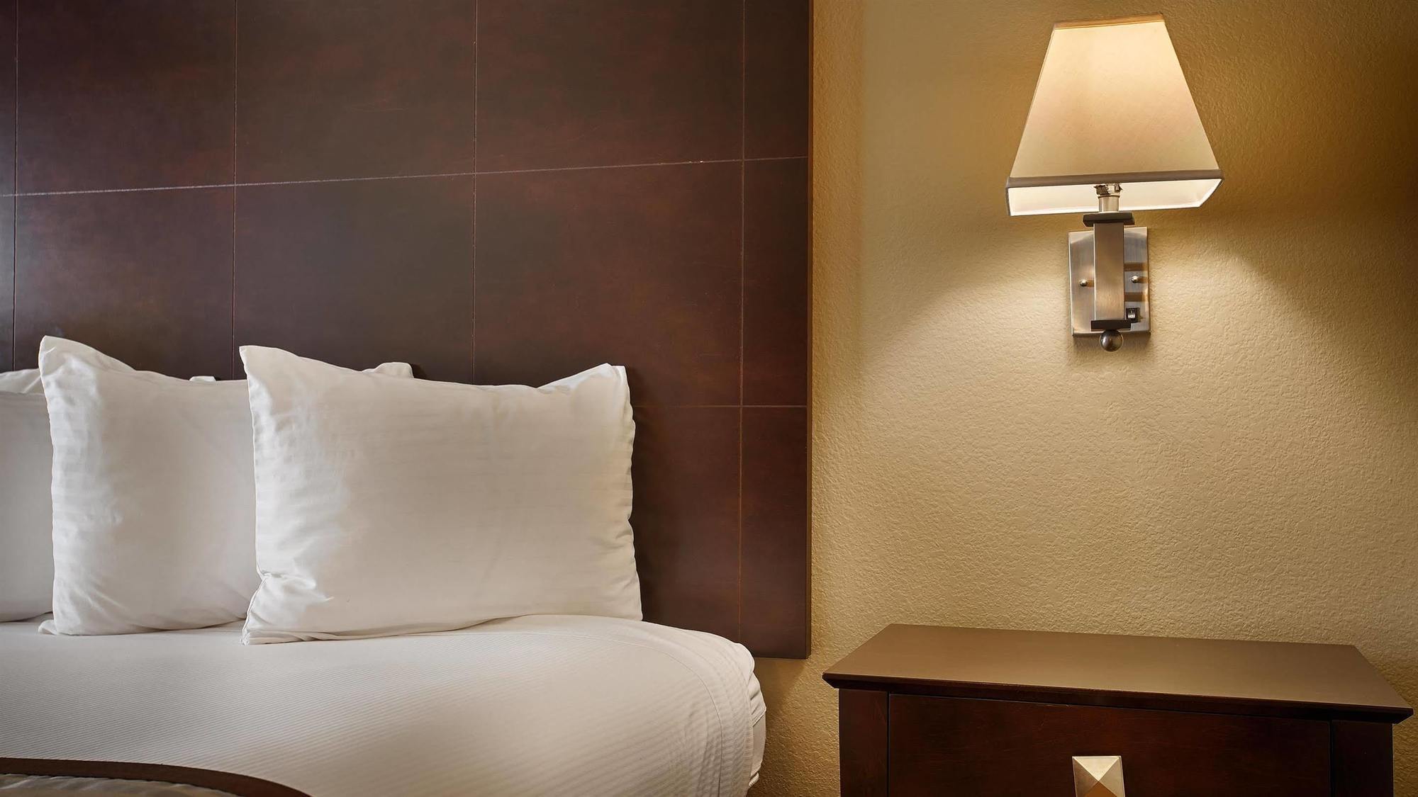 Best Western Oasis Inn Canadian Екстериор снимка
